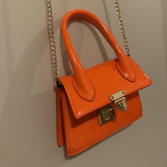 Orange mini purse from SHEIN - Picture 3 of 4